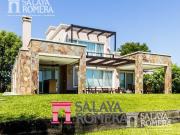 Excelente Casa de 5 Ambientes Isla Santa Monica