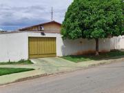 Excelente casa de esquina Casa de Rua com 3 Quarto s por...