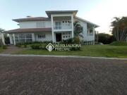 Excelente casa de esquina no Condomínio Condado de...