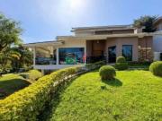 Excelente casa em cond. fechado no Alphaville, em...