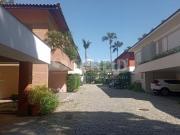 EXCELENTE CASA EM CONDOMINIO