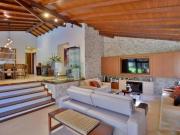 EXCELENTE CASA EM CONDOMÍNIO, CASA DE CINEMA!