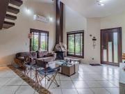 Excelente casa em condomínio com 3 dormitórios, suíte,...