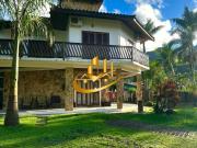 EXCELENTE CASA EM CONDOMINIO FECHADO COM LAZER COMPLETO...