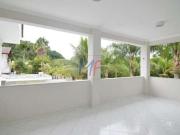 Excelente Casa em condomínio fechado no bairro Balneário...