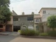 EXCELENTE CASA EN AV CURCULACION ORIENTE FRACC, JARDINES...