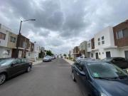 EXCELENTE CASA EN CONDOMINIO CON RECAMARA EN PLANTA BAJA...