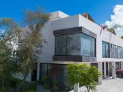 Excelente Casa en Esquina Fraccionamiento Cerrado Zona...