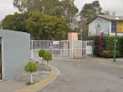 EXCELENTE CASA EN JARDINES DEL ALBA, SEGUNDO RETORNO DE...