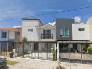 Excelente Casa en Jardines Universidad en Remate