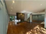 EXCELENTE CASA EN PRIVILEGIADA ZONA CERCA DEL BOSQUE DE...