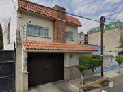 EXCELENTE CASA EN REMATE BANCARIO EN UBICACIÓN PRIVILEGIADA