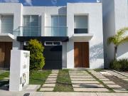 Excelente Casa en Renta Residencial El Refugio, Privada...