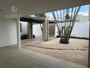 EXCELENTE CASA EN RENTA PARA OFICINA, AMUEBLADA, MUY...