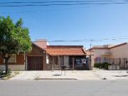 Excelente casa en Sixto Laspiur al 900