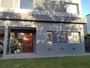 Excelente casa en venta a la laguna en Canton Islas, Escobar
