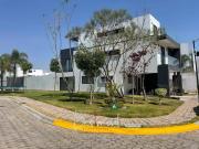 Excelente Casa en Venta con inquilino en Parque Baja...