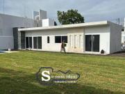 EXCELENTE CASA EN VENTA DENTRO DE FRACCIONAMIENTO EN...