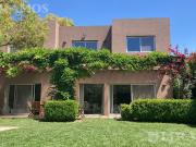 EXCELENTE CASA EN VENTA EN BARRIO SEMICERRADO DE 5 CASAS...