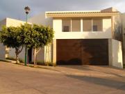 EXCELENTE CASA EN VENTA EN BOSQUES DEL REFUGIO