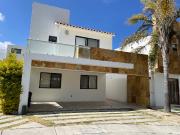 Excelente casa en venta en condominio Murano,...