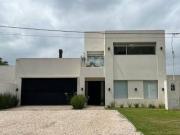 Excelente casa en venta en Coronel Brandsen