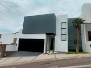 EXCELENTE CASA EN VENTA EN TORRALBA ESTILO CONTEMPORANEO