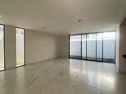 EXCELENTE CASA EN VENTA EN VALLES DEL MOLINO, FRENTE A...