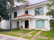 Excelente Casa en Venta Jardin Real, Coto 4