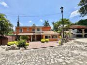 EXCELENTE CASA EN VENTA SOBRE AVENIDA PALMIRA EN...