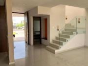 Excelente Casa en Venta Solares