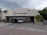 EXCELENTE CASA EN VENTA Y RENTA EN LA RICA JURIQUILLA...