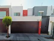 EXCELENTE CASA EN ZONA RESIDENCIAL COLIMA COL