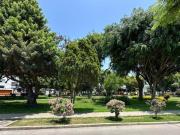 EXCELENTE CASA FRENTE A PARQUE MIRAFLORES