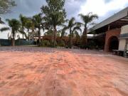 EXCELENTE CASA HABITACION CON SALONES PARA EVENTOS