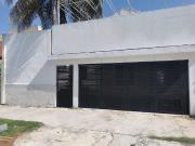 | Excelente casa ideal para negocio en renta |