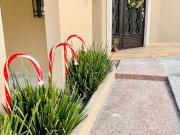 Excelente casa la mejor ubicación y construida con la...