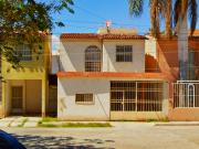 Excelente casa la venta de Remate Bancario hagamos...