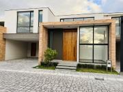 EXCELENTE CASA POR ESTRENAR SECTOR TUMBACO