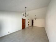 Excelente casa remodelada 4r/2b/1e con patio y acceso a...