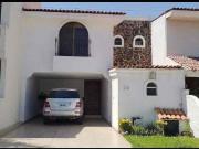 EXCELENTE CASA RENTA AMUEBLADA AV NACIONES UNIDAS COTO...