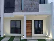 Excelente Casa Residencial 3 habitaciones todas con baño...