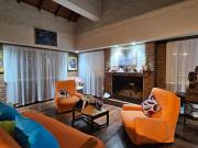 EXCELENTE CASA SOBRE LOTE DE 1154 M2 EN ADROGUÉ