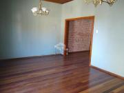 Excelente casa tanto para moradia como ponto comercial