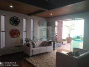 Excelente Casa Térrea com Piscina