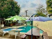 EXCELENTE CASA TRIPLEX COM 6 SUÍTES PARA ALUGAR NO...