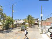 Excelente casa ubicada en colonia Parque Las Palmas, con...