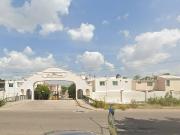 Excelente casa ubicada en condominio privado Fracc Santa...