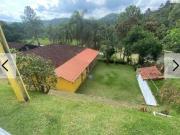 EXCELENTE CHÁCARA COM PISCINA E LAGO COD: 5406 F: 11...