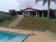 EXCELENTE CHÁCARA EM CONDOMÍNIO, COM PISCINA. EM IBIÚNA...